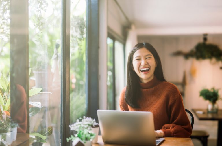 girl using laptop